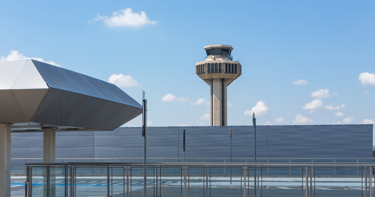 Noticiare - Aeroporto Internacional de Viracopos (VCP) - Conheça os 7 maiores aeroportos do Brasil e suas infraestruturas incríveis. Tudo sobre esses hubs essenciais para o transporte aéreo nacional e internacional!
