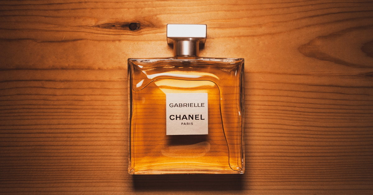 O sucesso do perfume foi tão expressivo que atraiu a atenção dos irmãos Pierre e Paul Wertheimer, proprietários da Parfums Bourjois. Em 1924, eles propuseram uma parceria para a criação da Parfums Chanel. O acordo, que mais tarde se tornaria fonte de arrependimento para Coco, dava a ela apenas 10% dos lucros, enquanto os Wertheimer mantinham 70% e os 20% restantes iam para o distribuidor Théophile Bader.