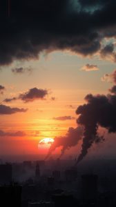 Israel Intensifica Ataques Aéreos em Gaza: 37 Mortos